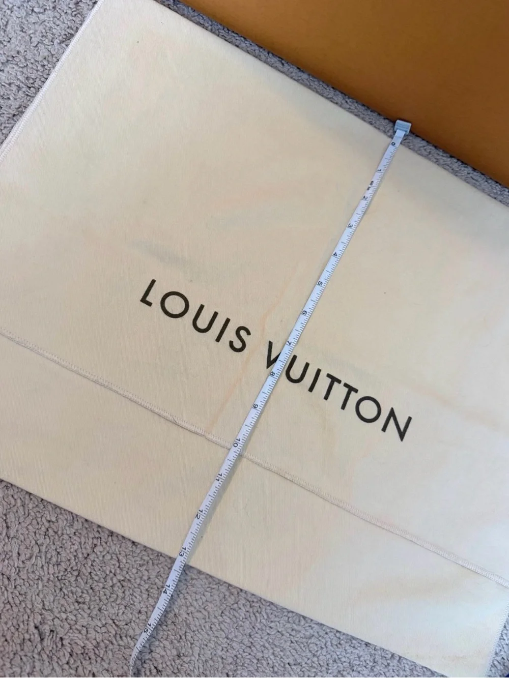 LOUIS VUITTON